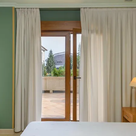 Trisquel Apartment *