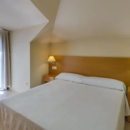 Trisquel Apartment